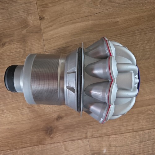 Genuine dyson - genuine, v8