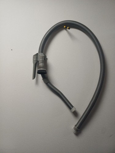 Dyson dc05 vacuum cleaner - dyson,